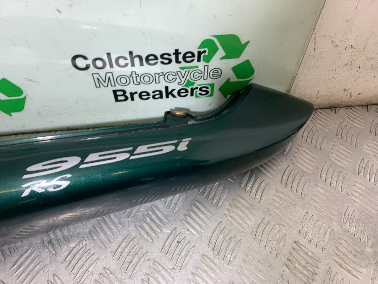 TRIUMPH 955I SPRINT RS LEFT SEAT PANEL  YEAR 1999-03 (CMB1313)