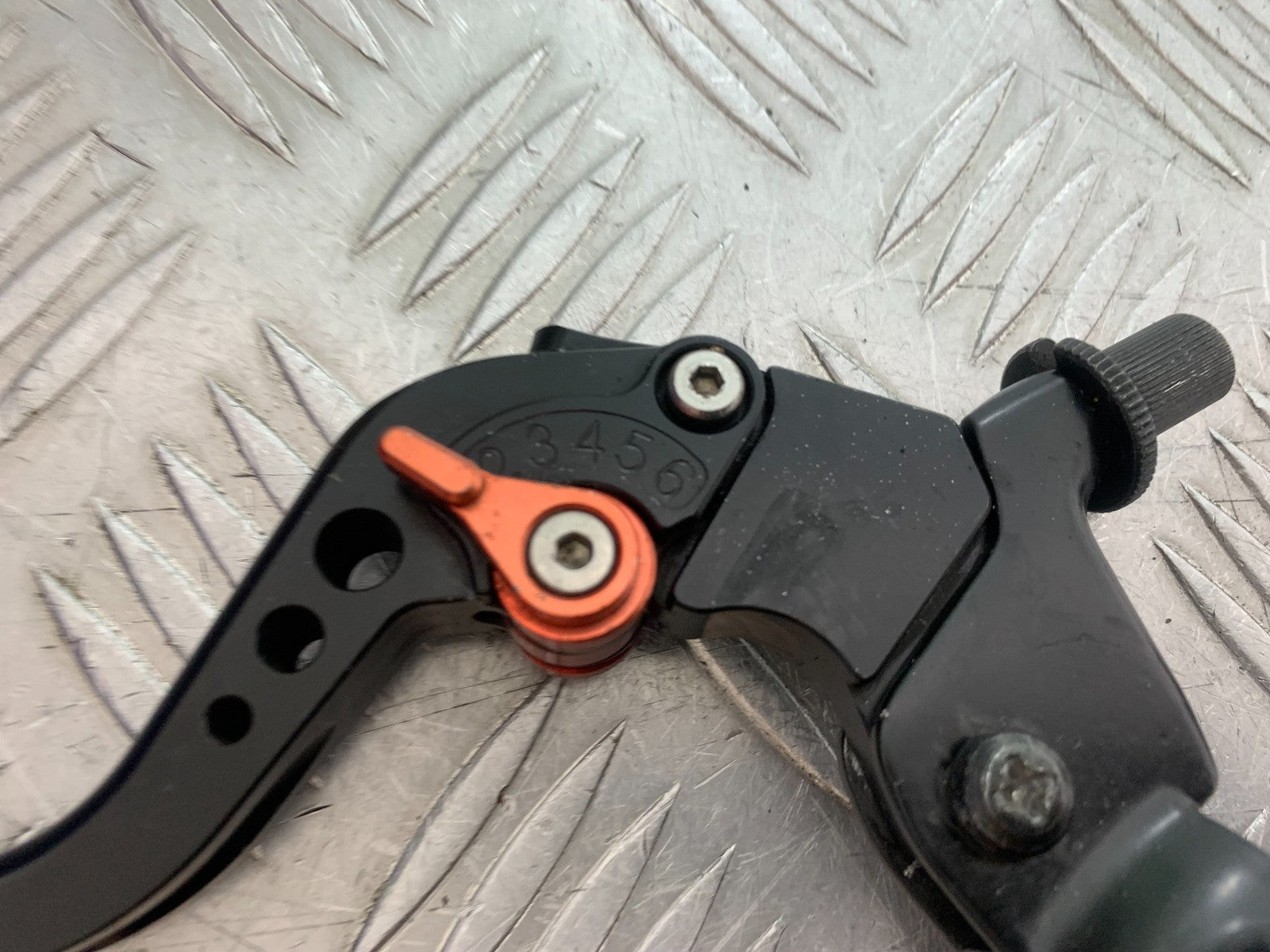 KTM DUKE 390 CLUTCH LEVER AND BRACKET   YEAR 2017- 2023 (CMB1314)