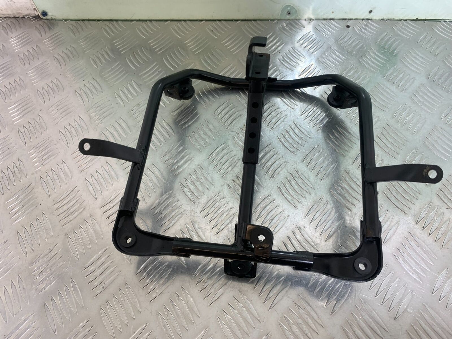 SUZUKI DL 650 V-STROM FAIRING BRACKET YEAR 2016 (STOCK 996)