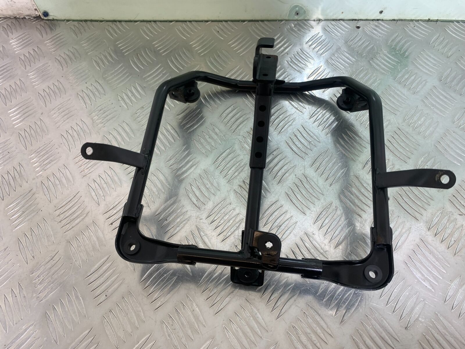 SUZUKI DL 650 V-STROM FAIRING BRACKET YEAR 2016 (STOCK 996)