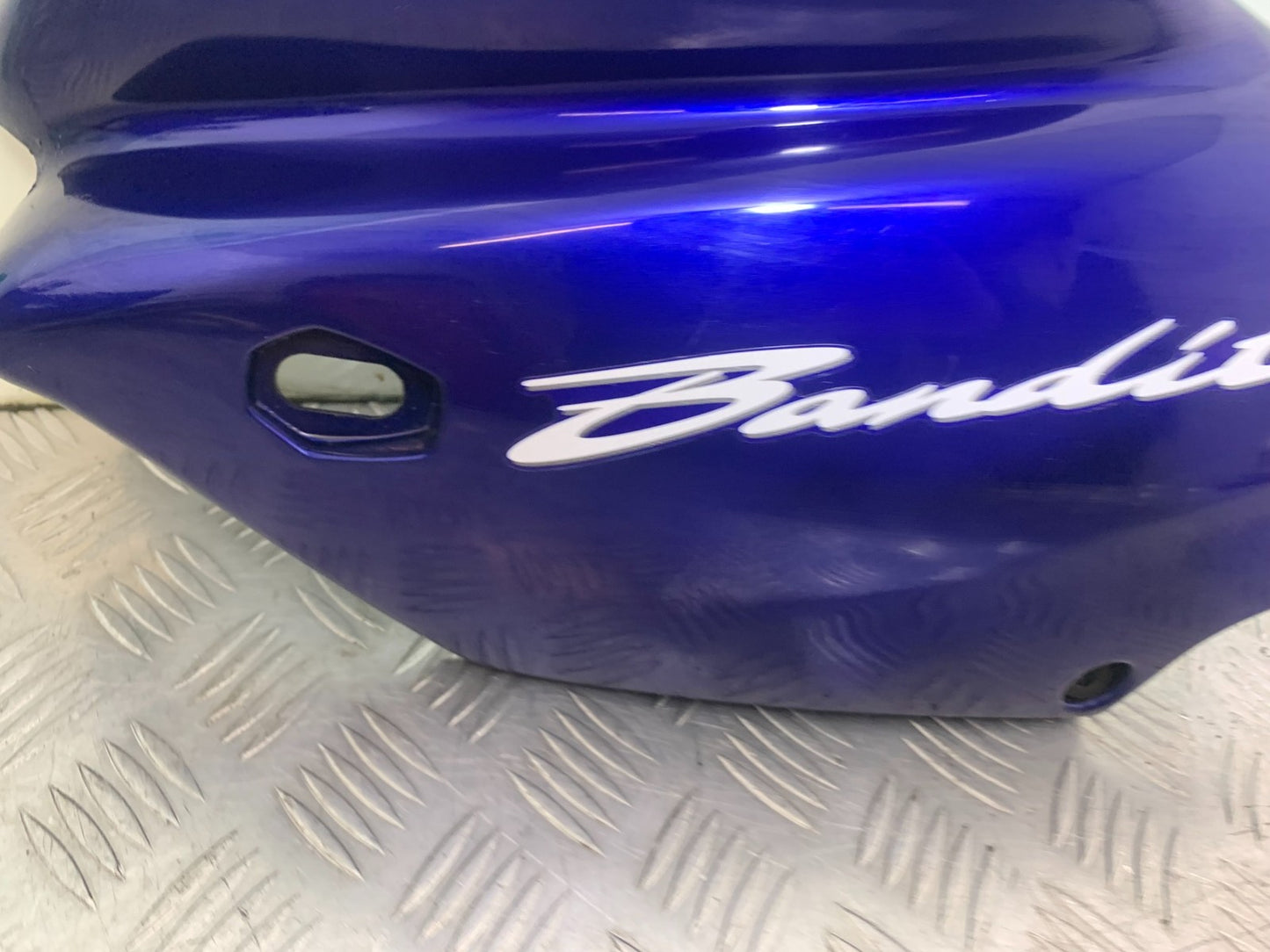 SUZUKI GSF600 GSF 600 BANDIT LEFT FAIRING PANEL  2000-2004 (CMB1269)
