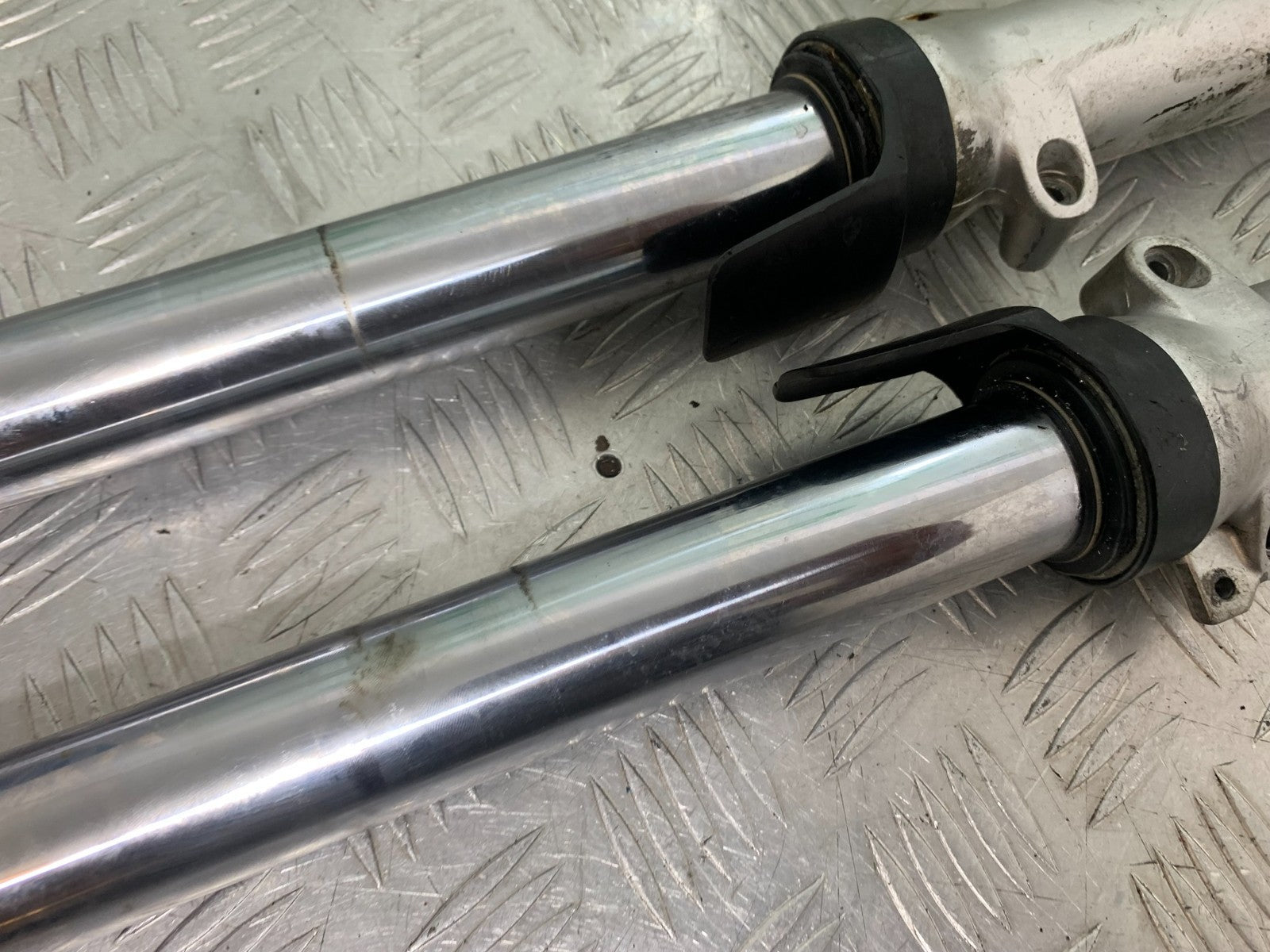 SUZUKI GSF1200 GSF 1200 BANDIT FORKS  YEAR 2001-2004 (CMB1188)