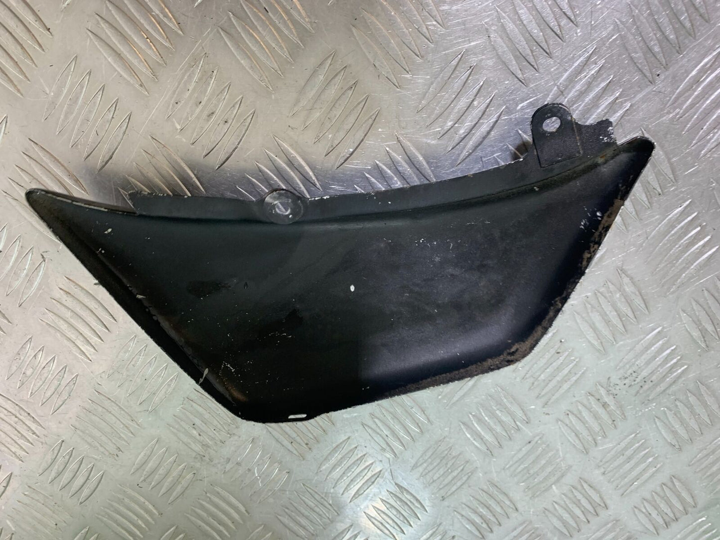 SUZUKI VS1400 VS 1400 INTRUDER RIGHT SEAT PANEL  YEAR 1988 (CMB1077)