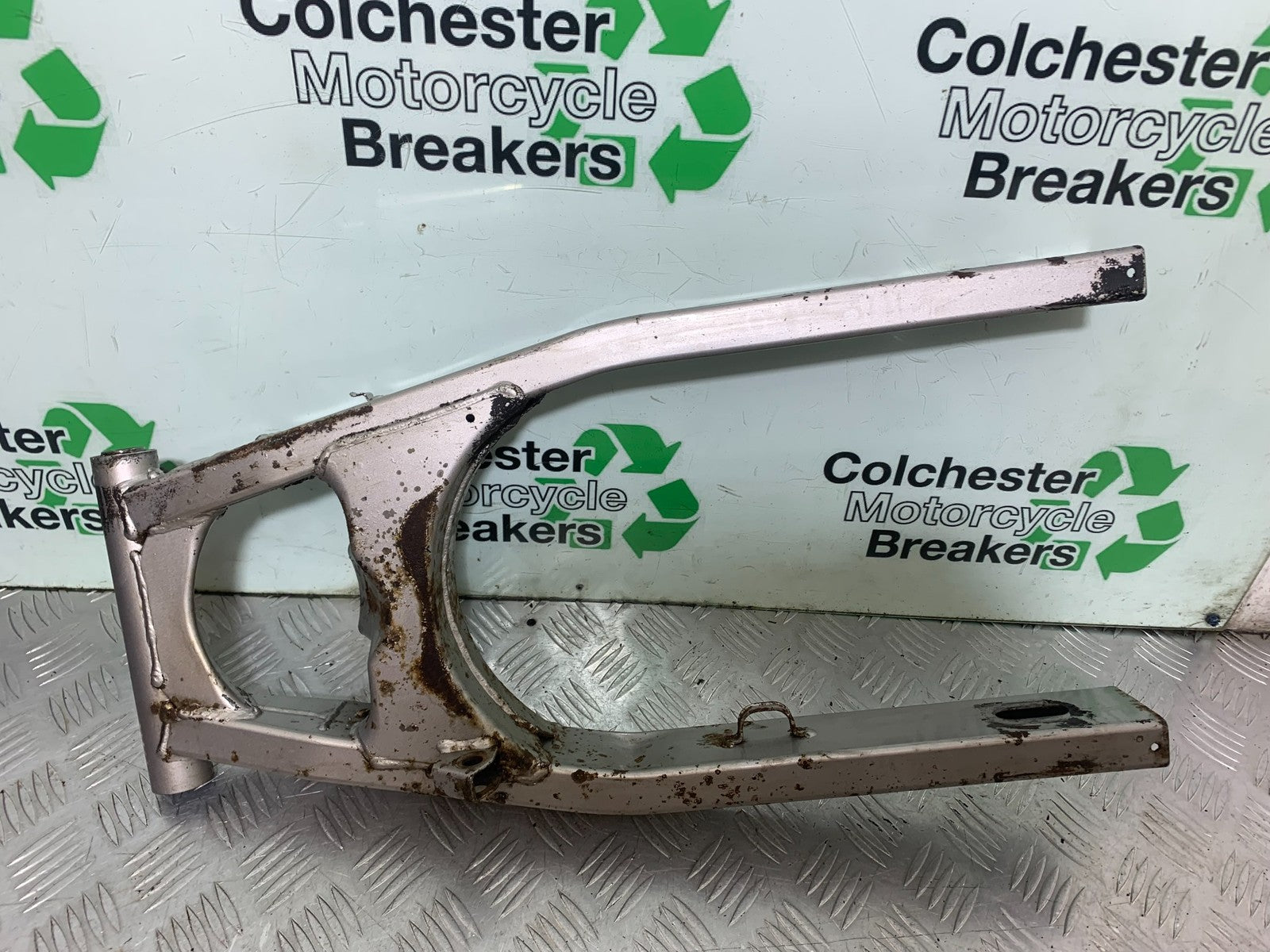SUZUKI GSF600 GSF 600 BANDIT SWINGARM  2000-2004 (CMB1269)