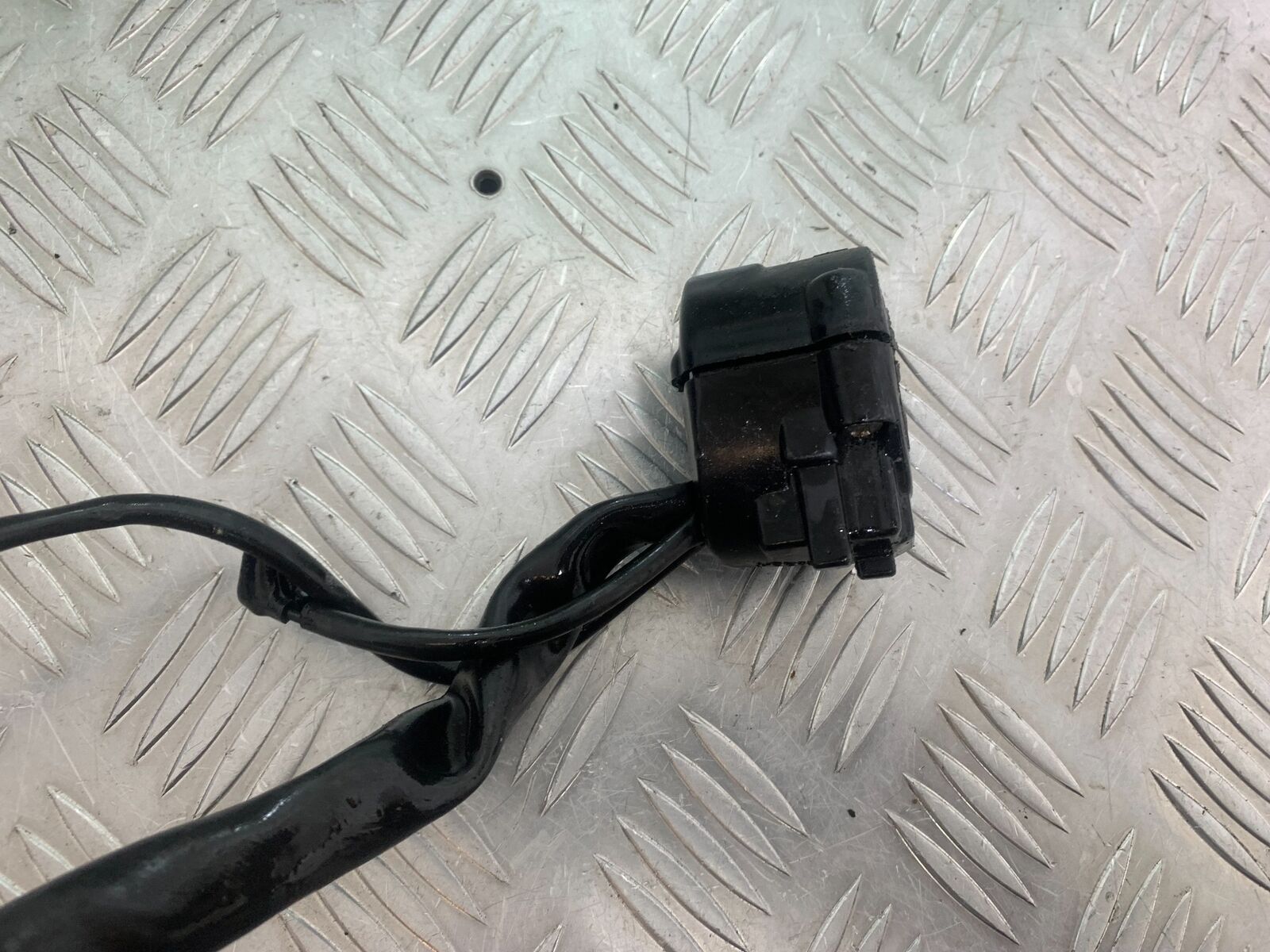 HONDA CBR125 CBR 125 LEFT SWITCH GEAR   YEAR 2004-06  (CMB1040)