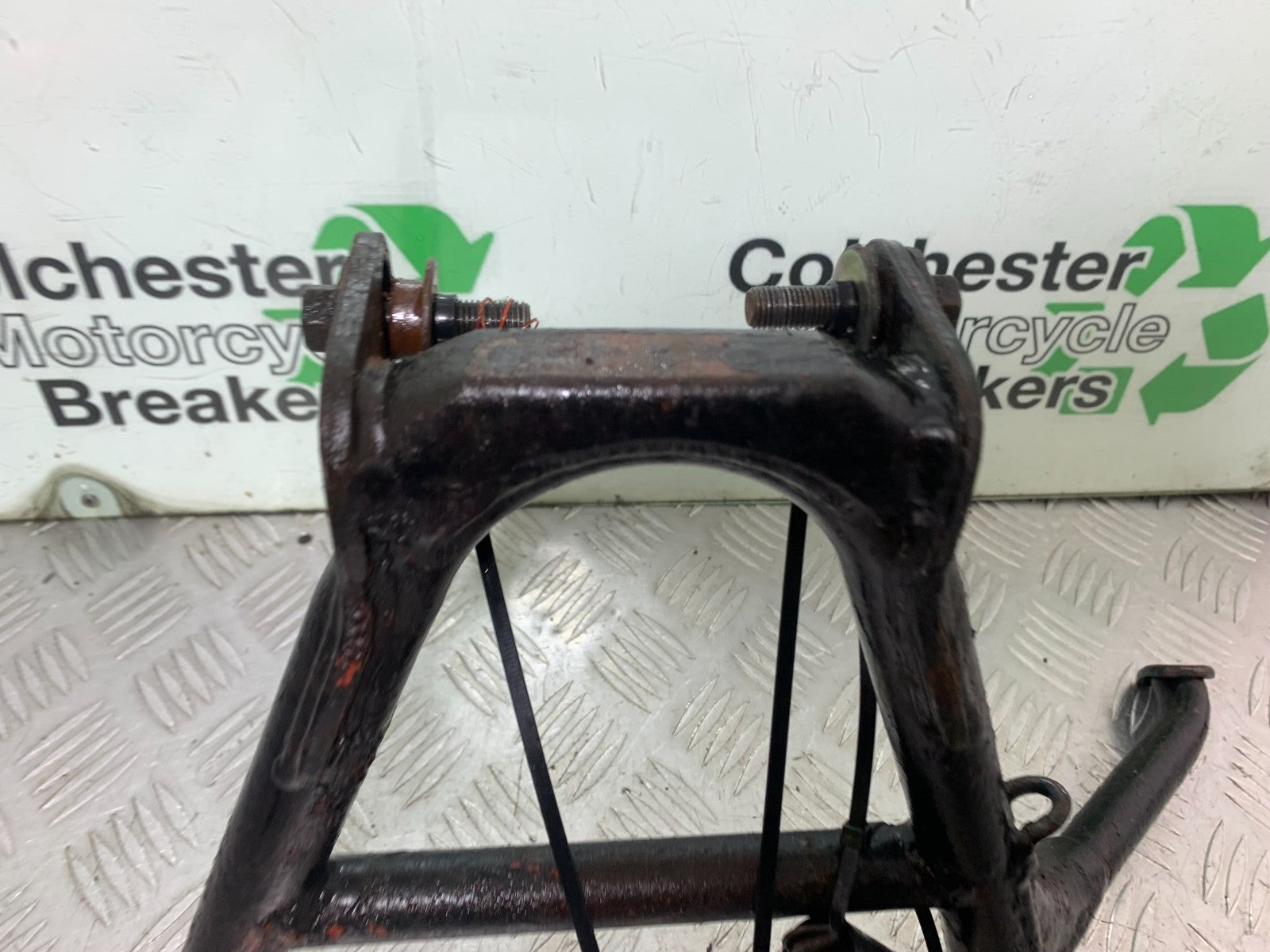 HONDA CBR1100 BLACKBIRD CENTER STAND  YEAR 1999-2005 (CMB1232)