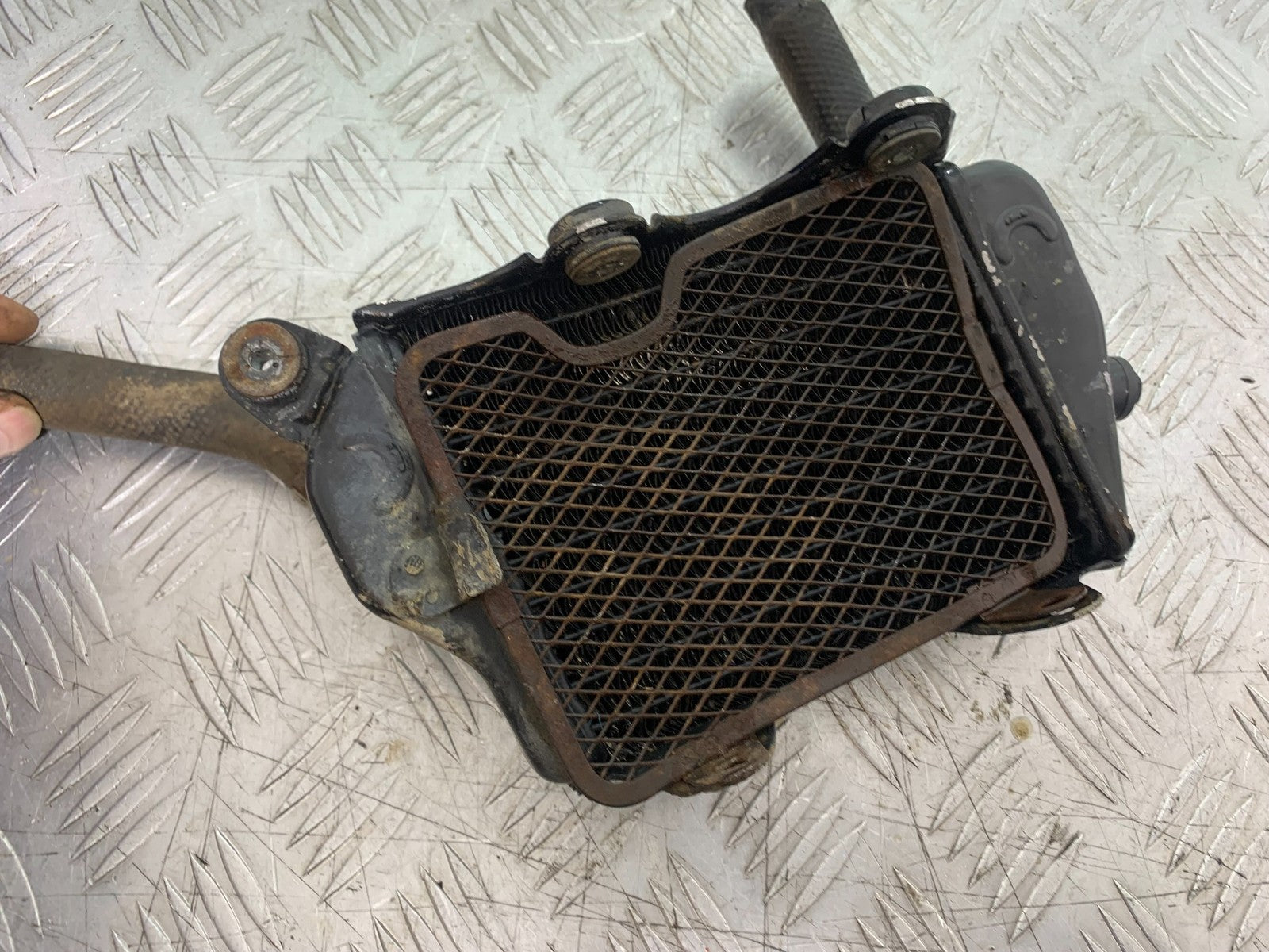 KAWASAKI KLR250 KLR 250 LEFT RADIATOR (DAMAGED)  YEAR 1984-2001 (CMB1225)