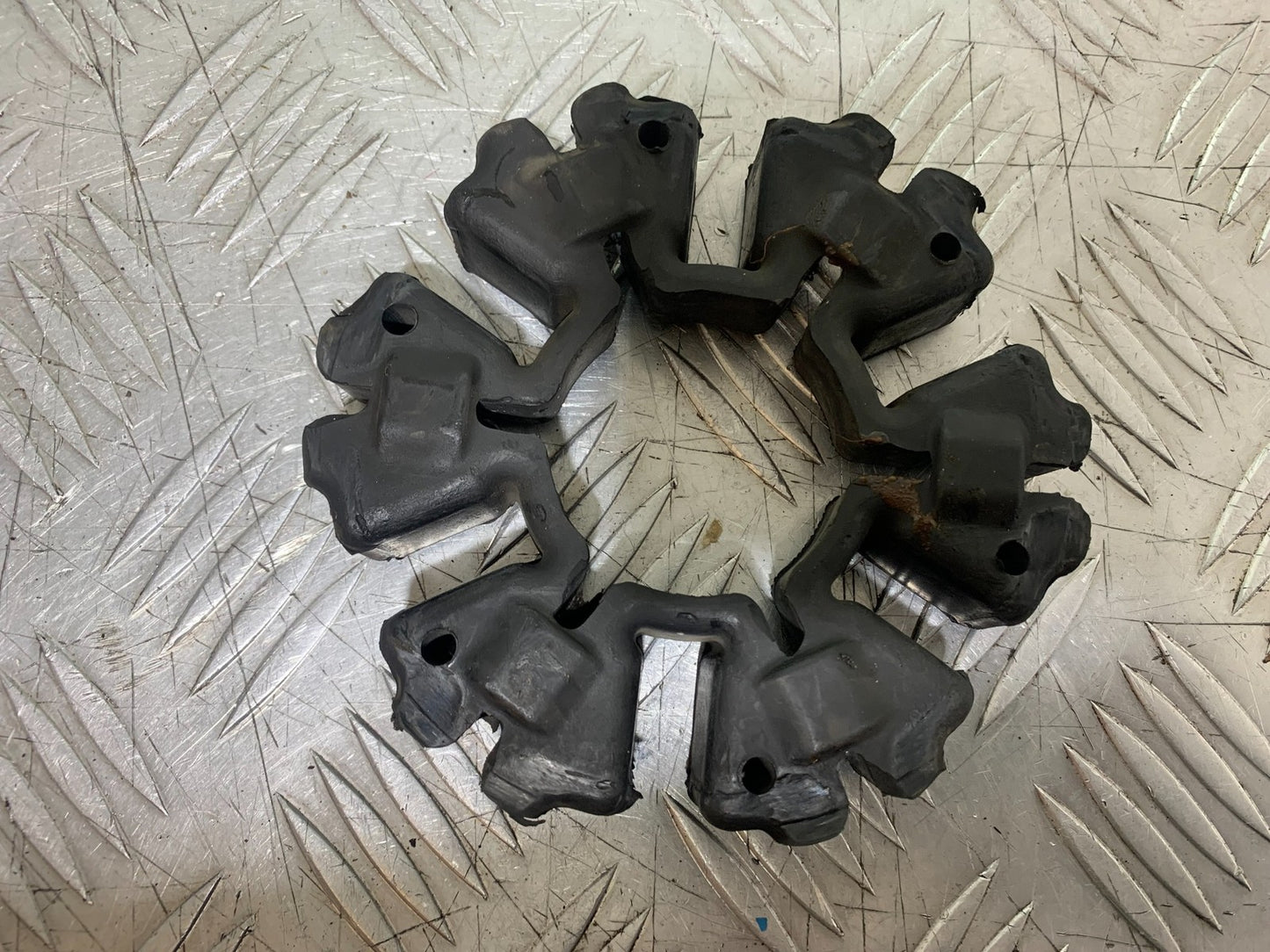 KTM DUKE 125 CUSH DRIVE RUBBERS  YEAR 2017-2022 (CMB1222)
