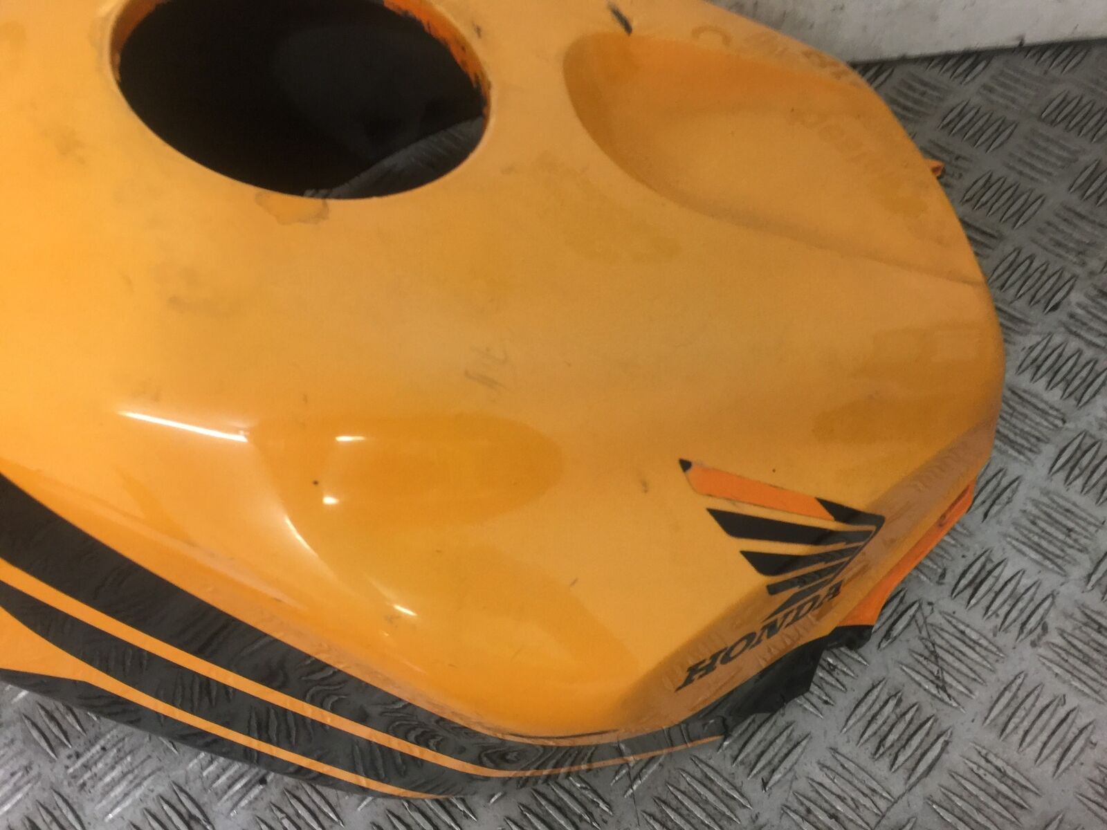 HONDA CBR600 RR CBR 600 RR TANK COWL   YEAR 2006 (STOCK 489)