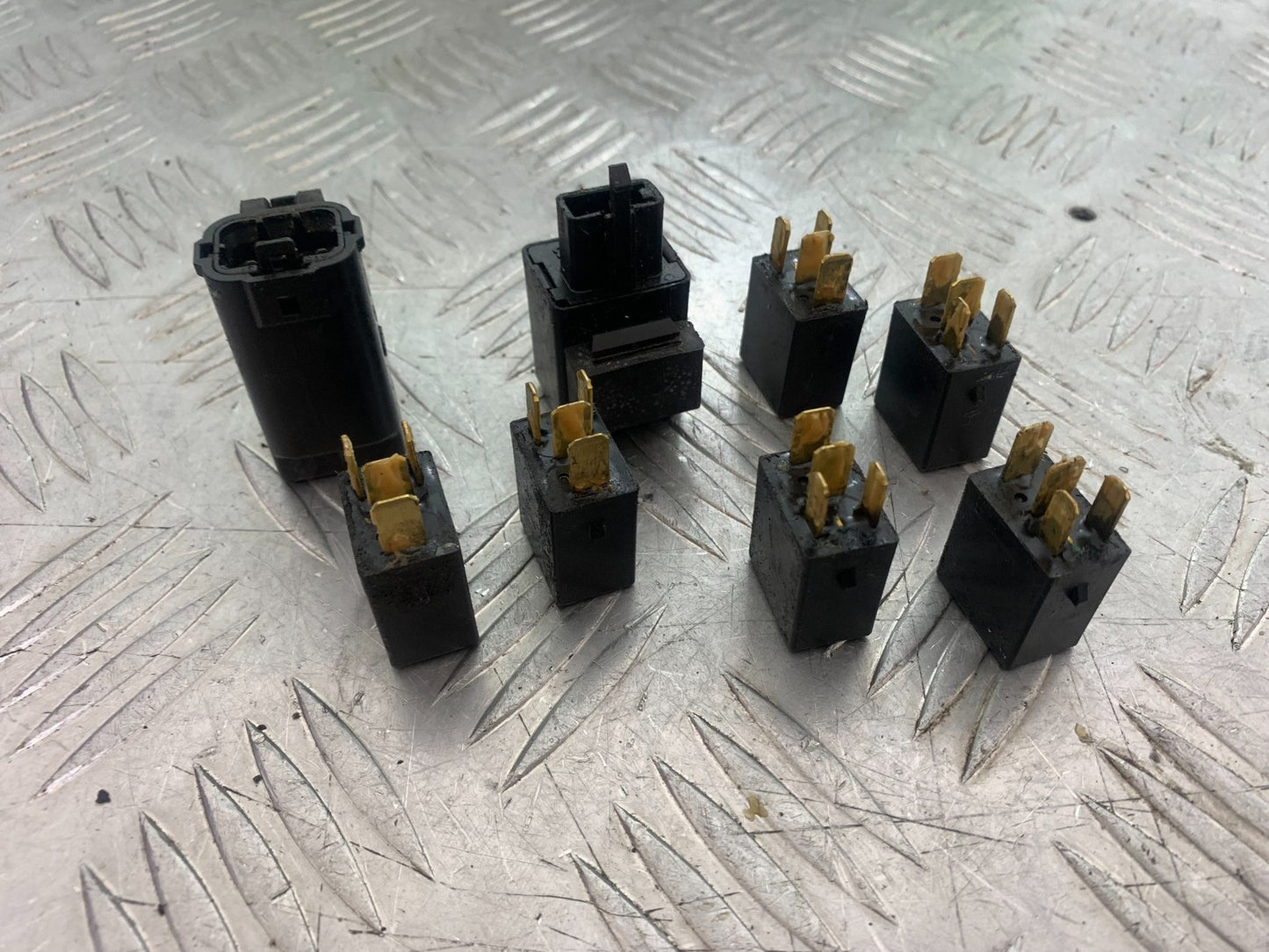 TRIUMPH 675 STREET TRIPLE RELAYS 2013-2016 (CMB1186)