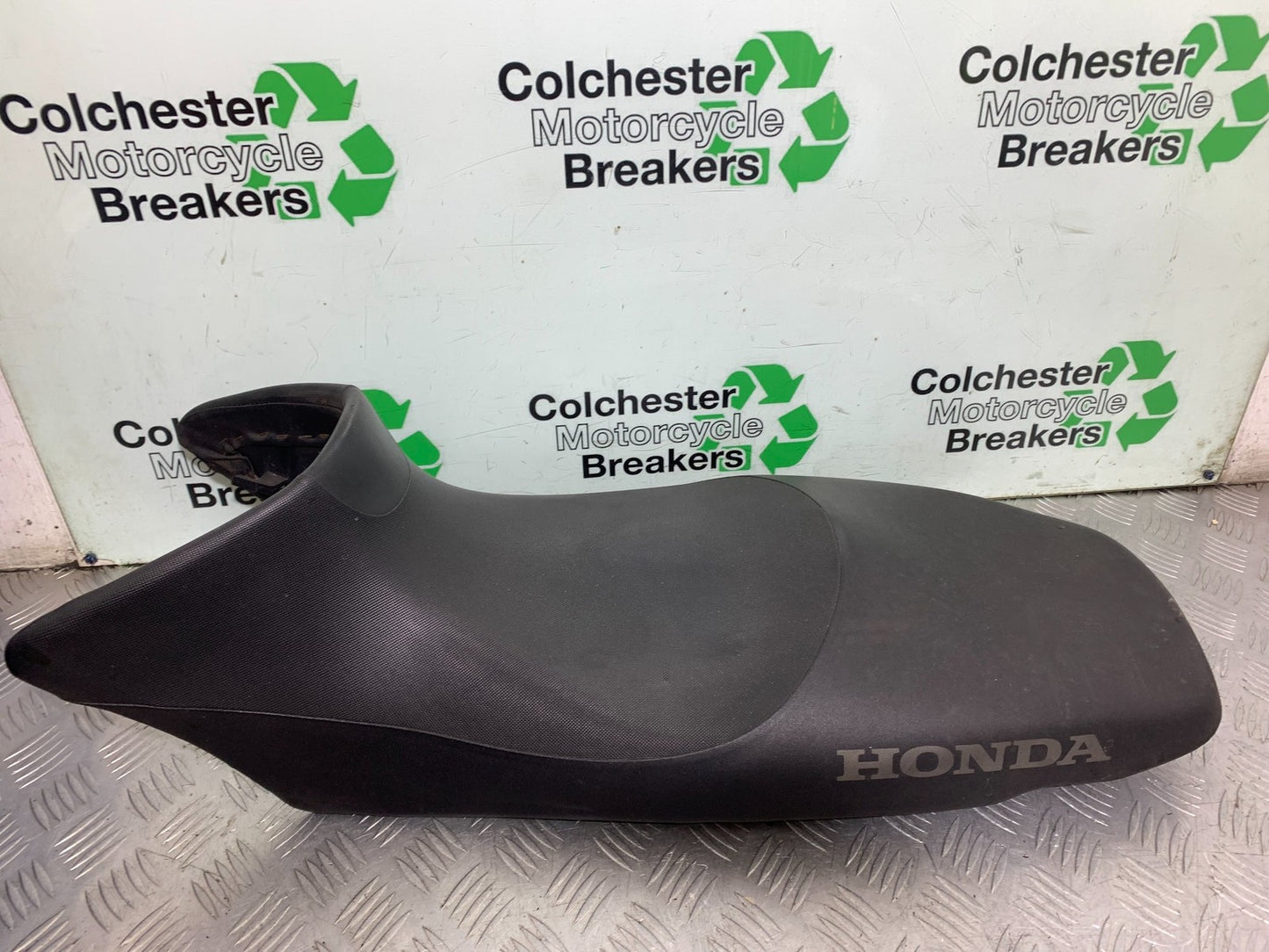 HONDA XL125 VARADERO SEAT  YEAR 2001-2006  (CMB1304)