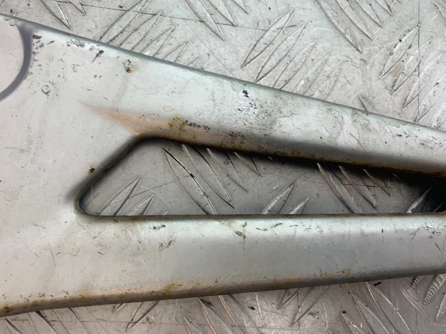 YAMAHA YBR125 YBR 125 LEFT HANGER YEAR 2010-2017 (CMB1163)