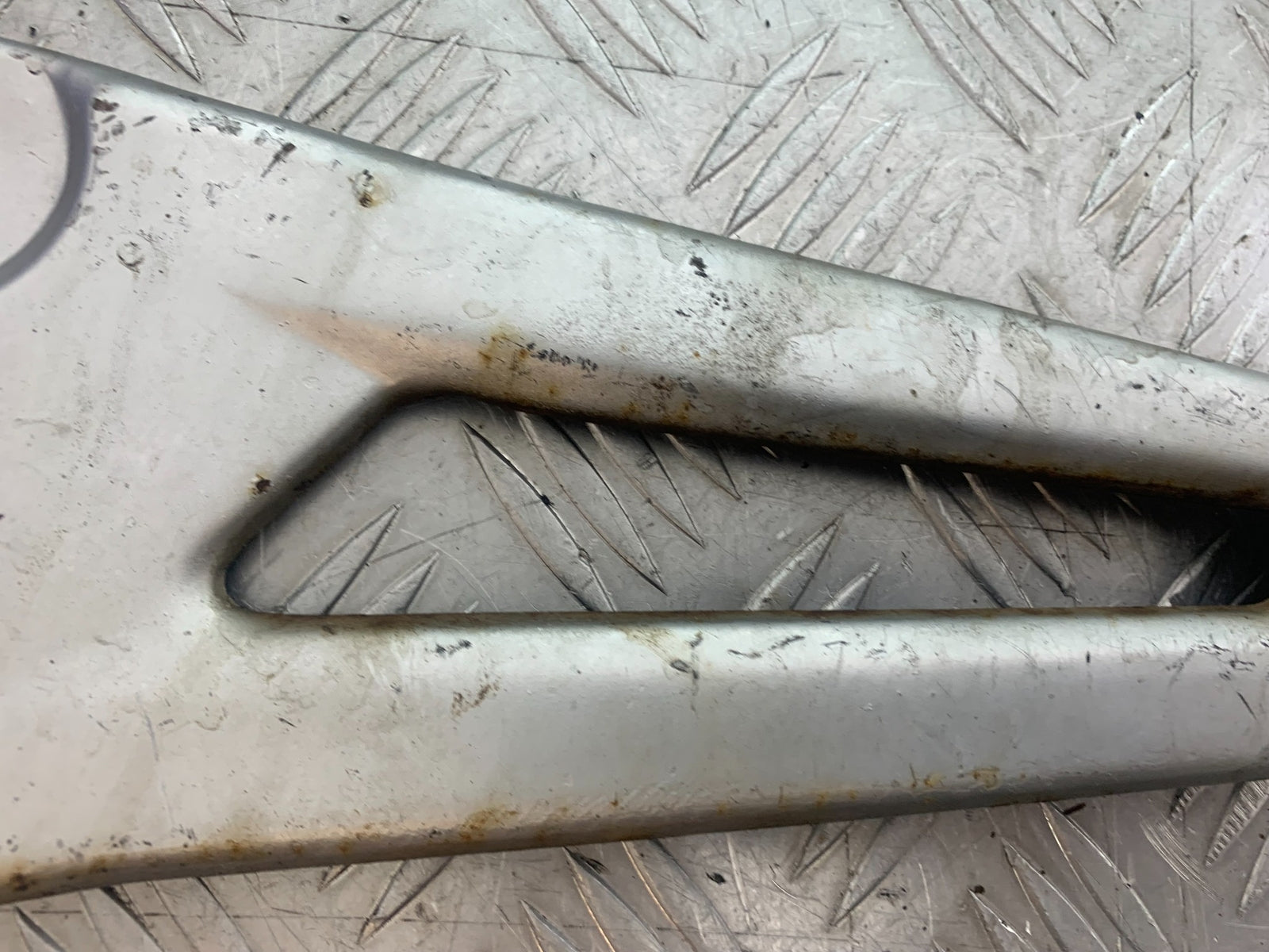 YAMAHA YBR125 YBR 125 LEFT HANGER YEAR 2010-2017 (CMB1163)