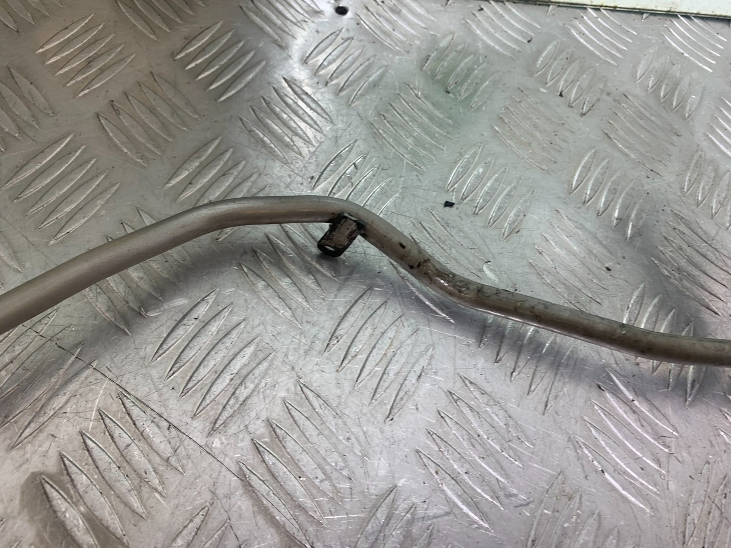 BMW R850 R R850R OIL COOLER PIPE  YEAR 1994-2002 (CMB1170)