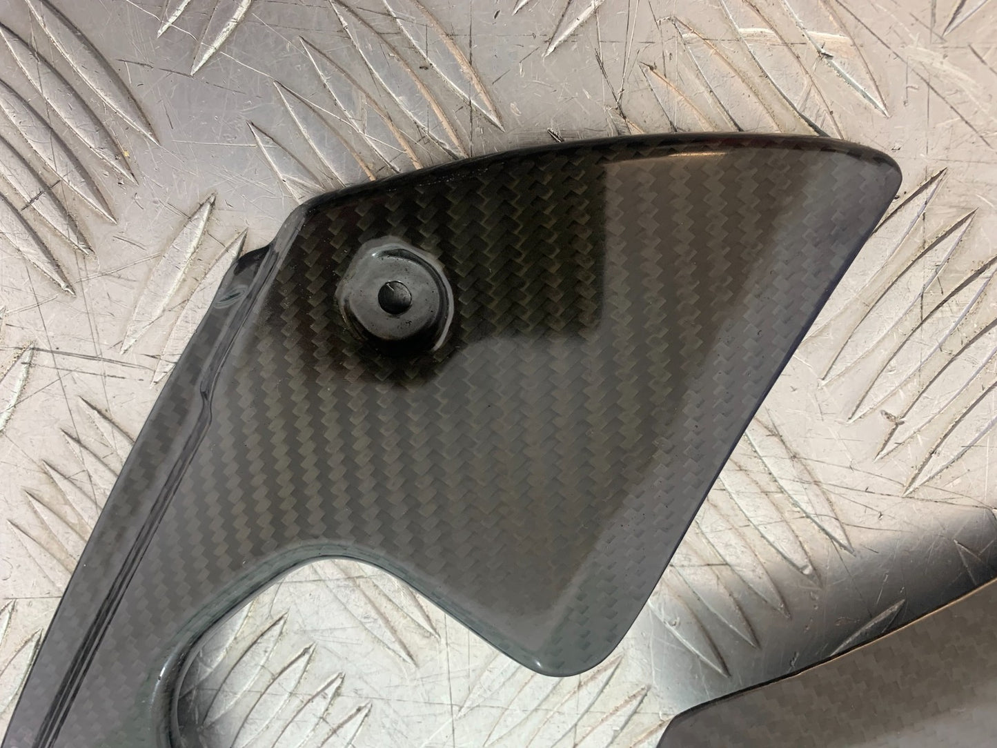 YAMAHA YZF R1 14 B BIG BANG LEFT & RIGHT CARBON TOP INFILLS   2009-14 (CMB1175)