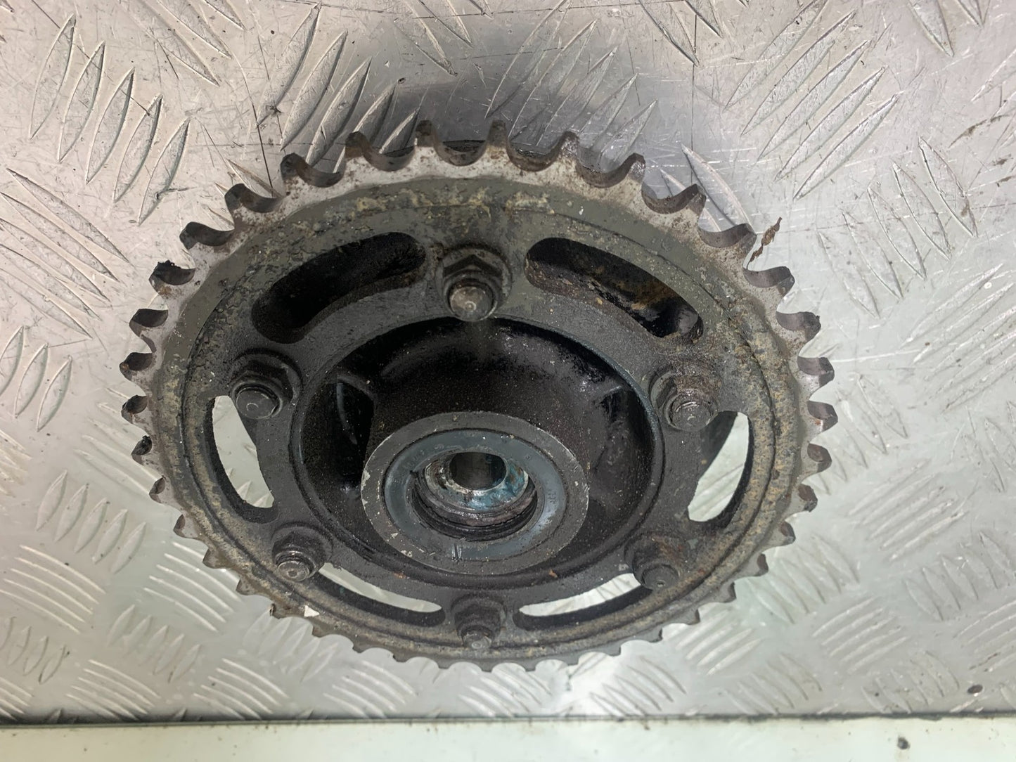 KAWASAKI GPZ600 GPZ 600 SPROCKET CARRIER   YEAR 1988-90 (CMB1258)