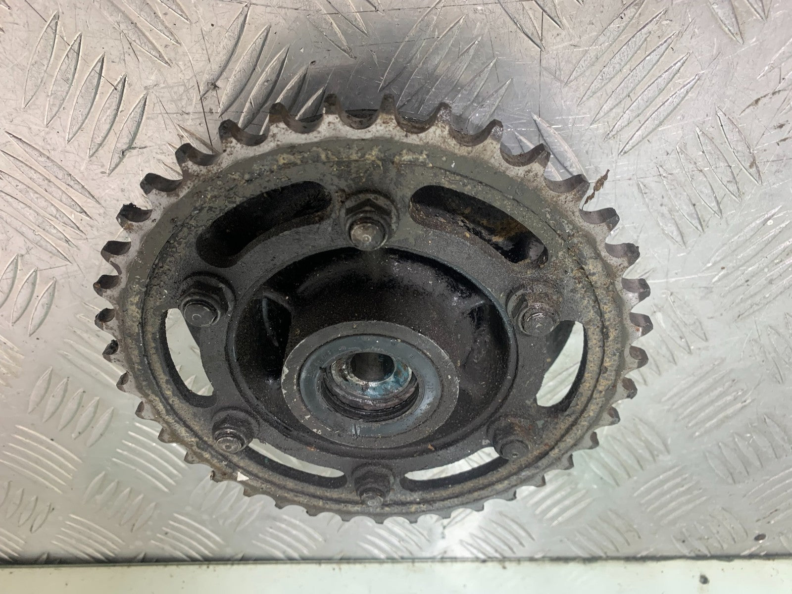 KAWASAKI GPZ600 GPZ 600 SPROCKET CARRIER   YEAR 1988-90 (CMB1258)