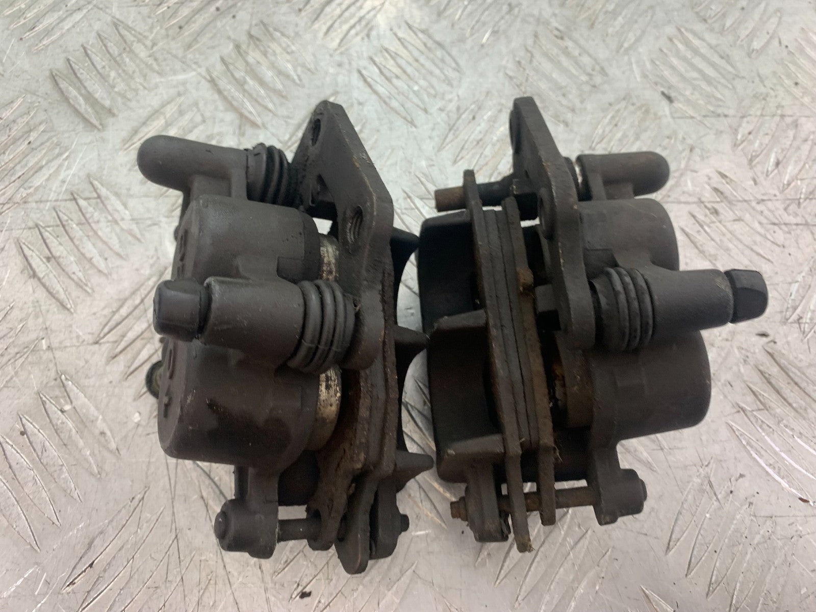 KAWASAKI Z750 Z 750 FRONT BRAKE CALIPERS YEAR 2004-2006  (CMB1234)