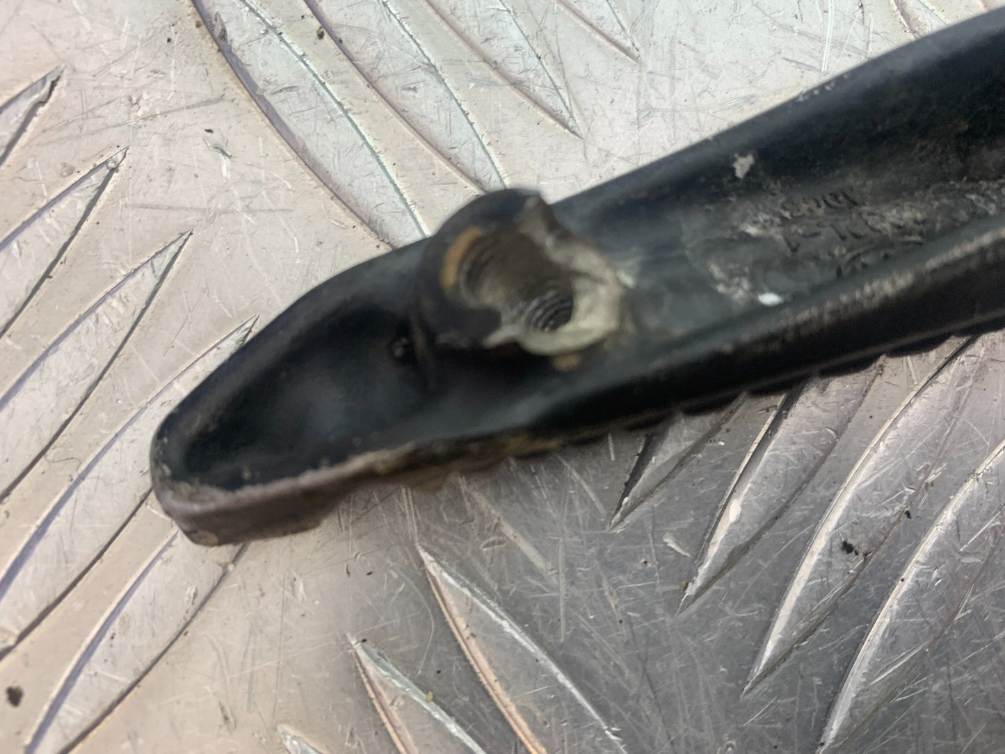 KAWASAKI ZX6R FRONT LEFT FOOTPEG   YEAR 2009-2012 (CMB1136)