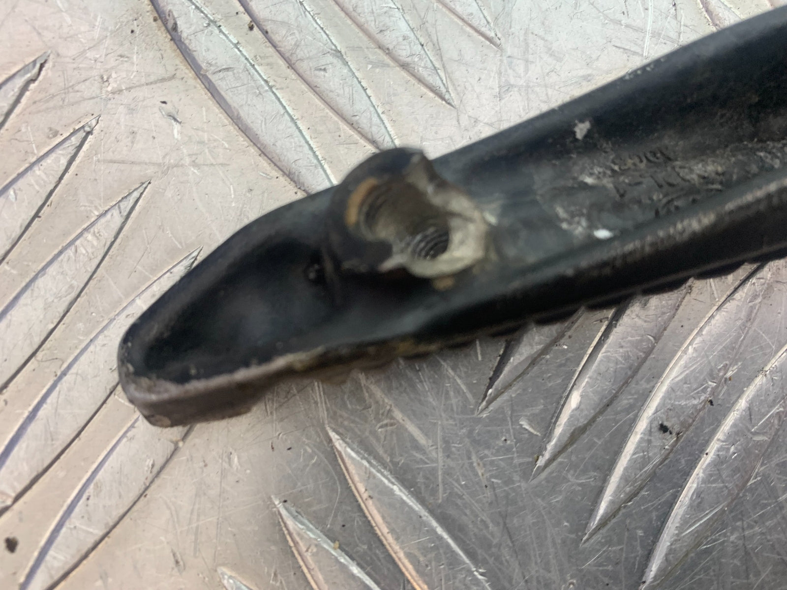KAWASAKI ZX6R FRONT LEFT FOOTPEG   YEAR 2009-2012 (CMB1136)