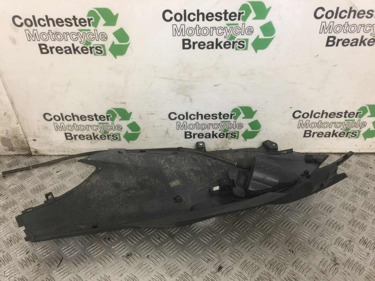 SUZUKI 650 BURGMAN SEAT PANEL  YEAR 2014-2018 (STOCK 769)