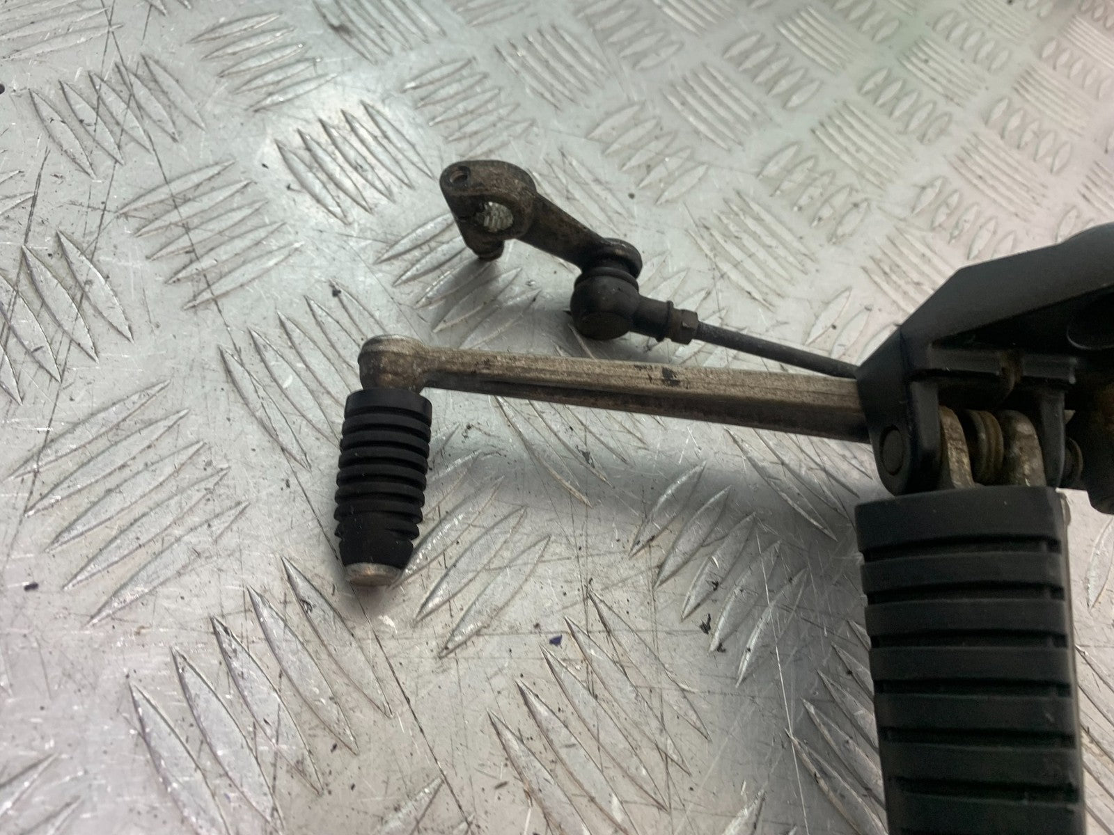 SUZUKI DL1000 V-STROM LEFT HANGER PEG GEAR LEVER   YEAR 2014-2019 (CMB1325)