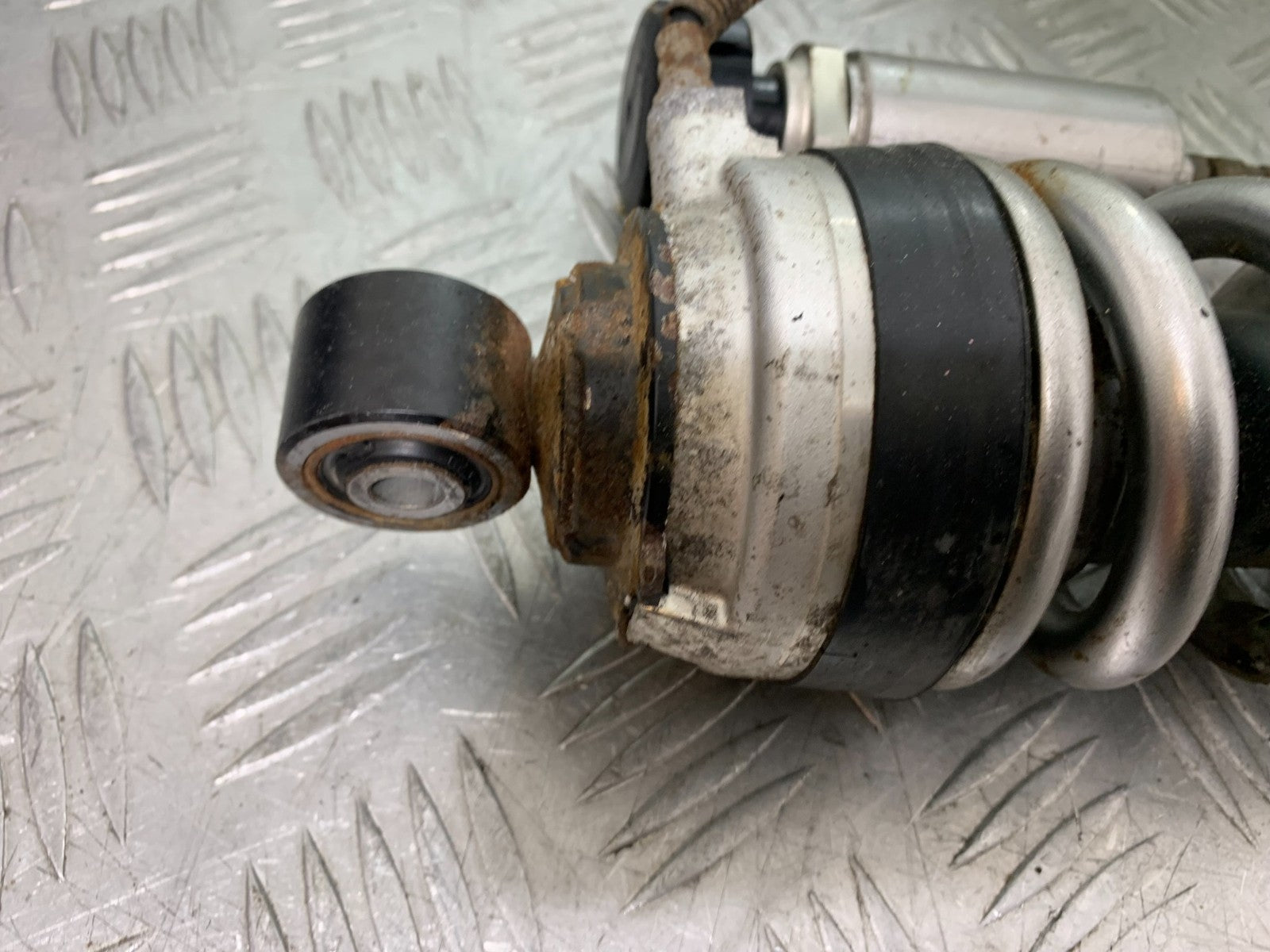 KAWASAKI GTR1400 GTR 1400 REAR SHOCK  YEAR 2007-2009 (CMB1306)