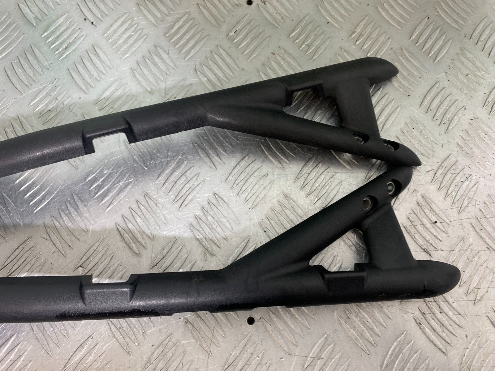 TRIUMPH 1050 SPRINT ST PANNIER RAILS  2003-2011 (CMB1285)