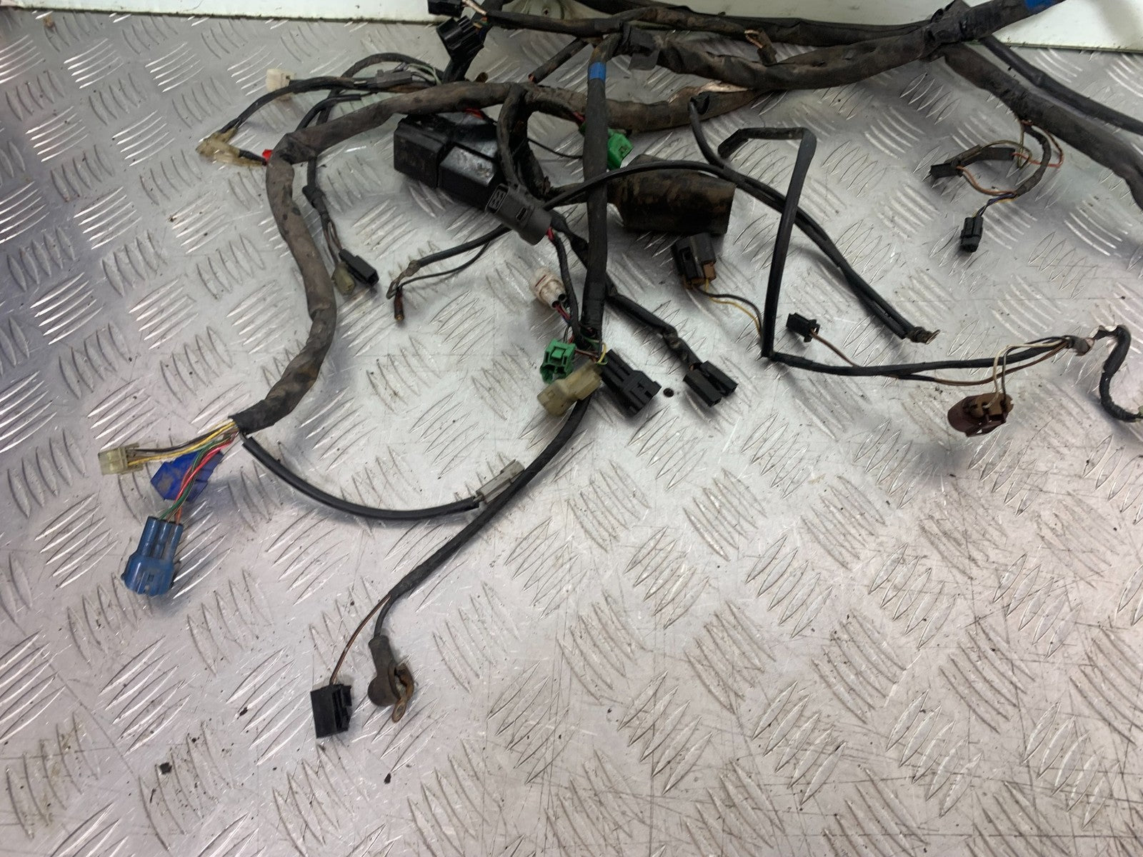 SUZUKI GSF600 GSF 600 BANDIT WIRING LOOM    2000-2004 (CMB1269)
