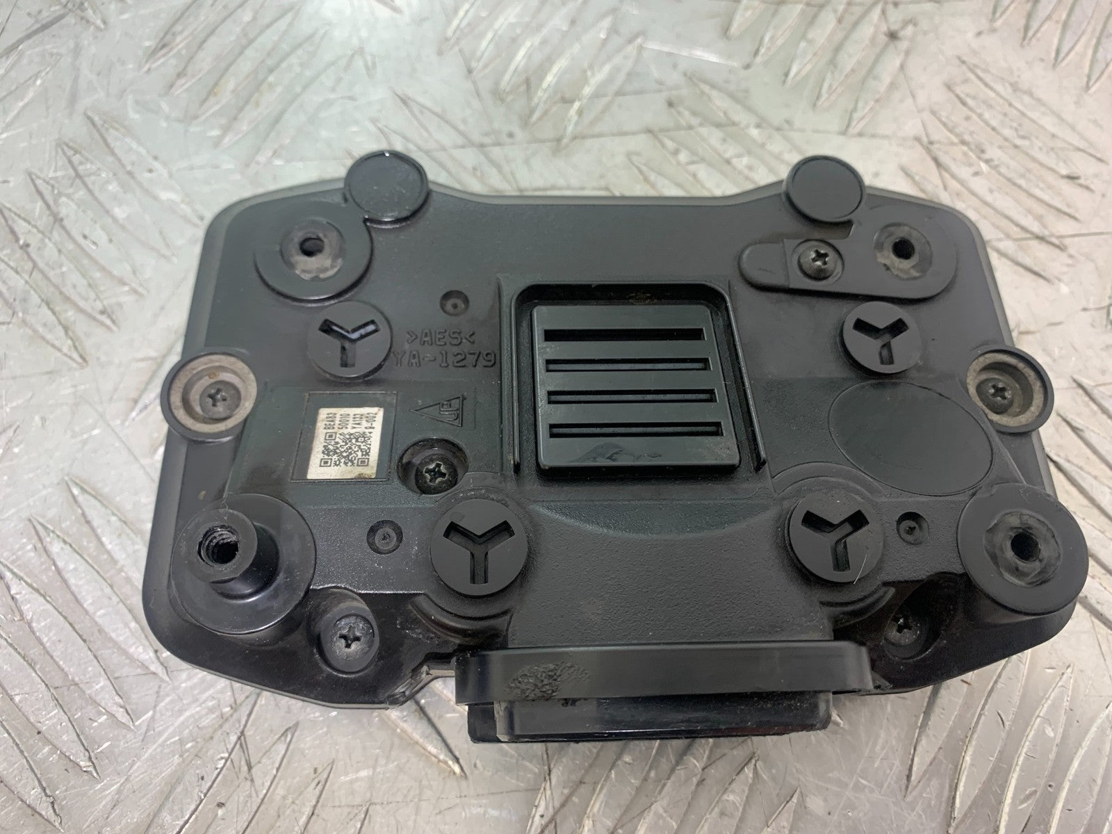 YAMAHA XSR900 XSR 900 CLOCKS SPEEDO DASH (DAMAGED)  YEAR 2022-2024 (CMB1215)