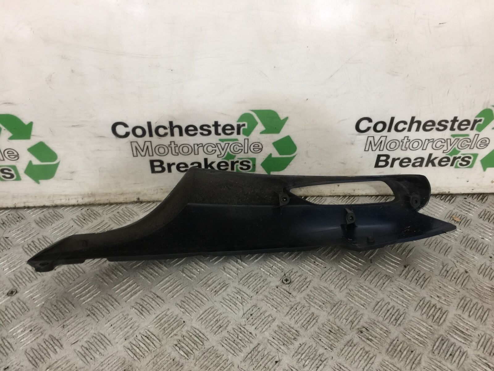 KAWASAKI ZZR1400 ZZR 1400 LEFT SEAT PANEL  YEAR 2007-11(STOCK 893)