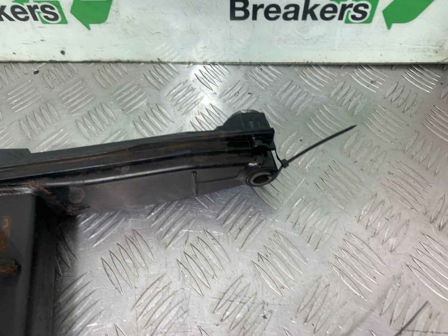 YAMAHA XJ6 XJ6-S SWINGARM  YEAR 2009-2015  (CMB1212)