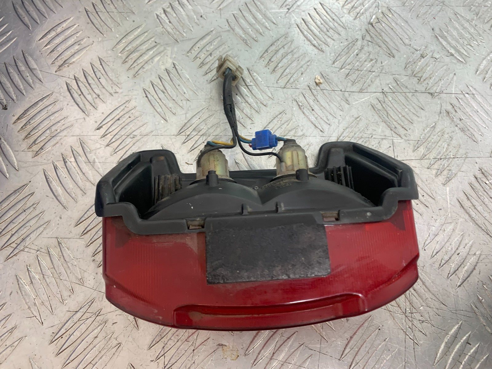 YAMAHA YZF1000 THUNDERACE REAR LIGHT   YEAR 1997-2000 (CMB1204)