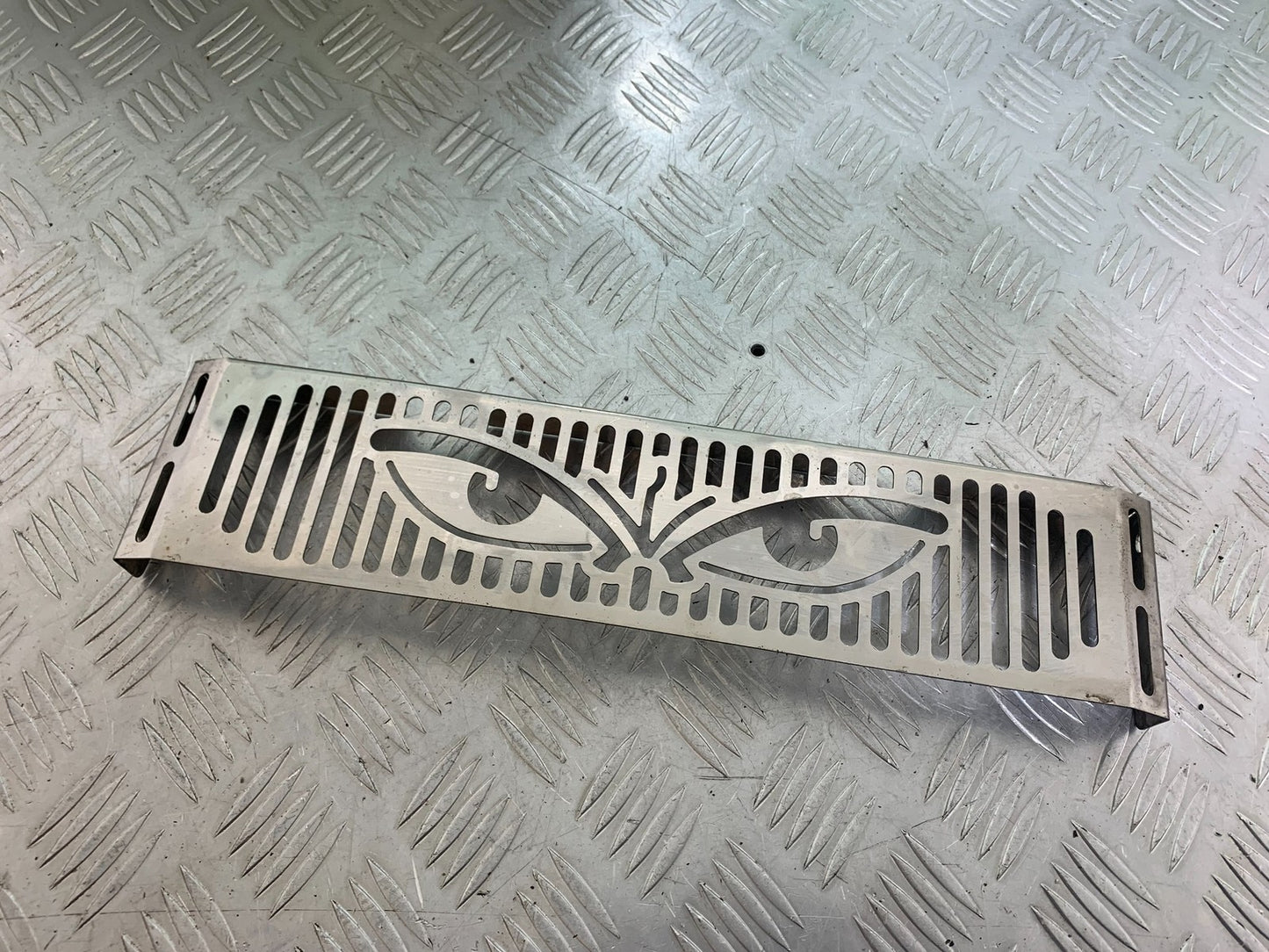 YAMAHA XJR1300 XJR 1300 OIL COOLER GUARD  YEAR 1999-2003 (CMB1119)