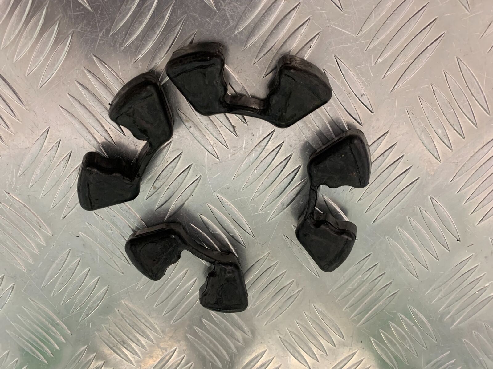 KAWASAKI ZX9R ZX9 C CUSH DRIVE RUBBERS   YEAR 1998-99 (STOCK 957)