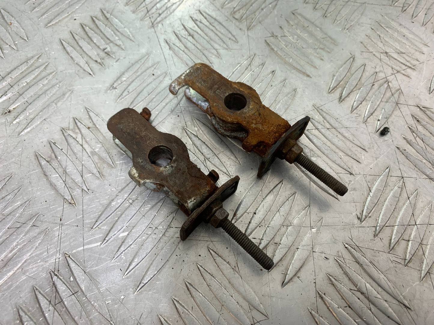 HONDA CBF125 CBF 125 CHAIN ADJUSTERS   YEAR 2009-14 (CMB1182)
