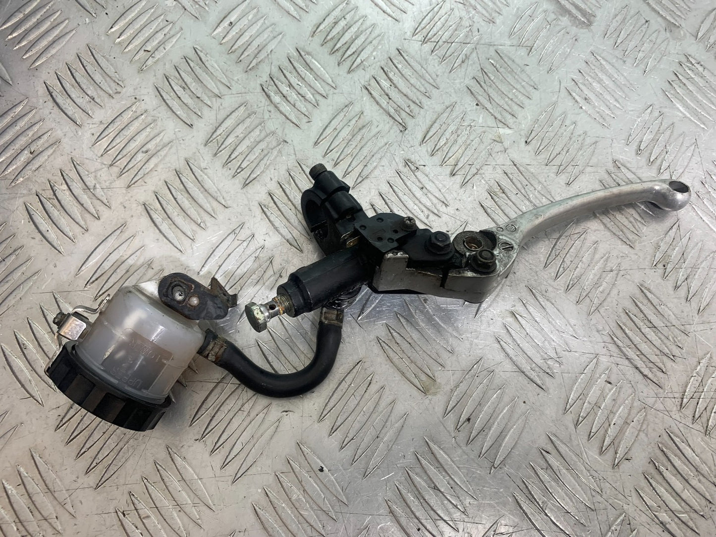 TRIUMPH 955i SPRINT ST FRONT BRAKE MASTER CYLINDER   1999-2004 (CMB1176)