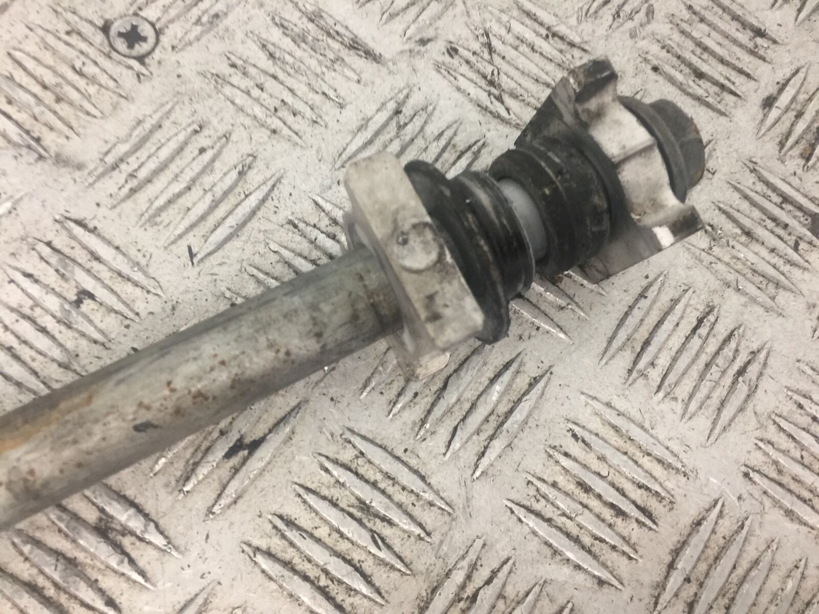 HONDA CB650 R CB 650 R REAR WHEEL SPINDLE   YEAR 2019-2021 (STOCK 776)