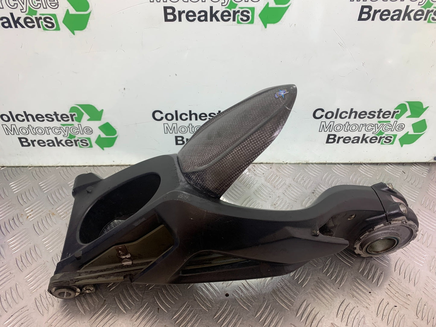 MV AGUSTA 800 F3 SWINGARM WITH CARBON HUGGER   YEAR 2013-2016 (CMB1152)