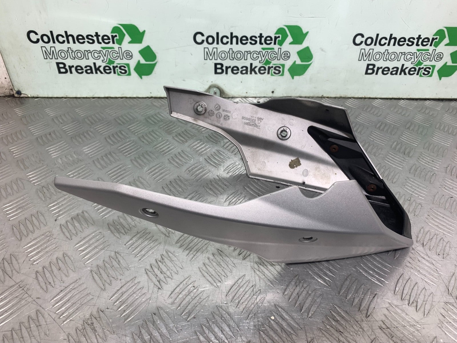 TRIUMPH 675 STREET TRIPLE RX BELLYPAN 2015-2017 (CMB1299)