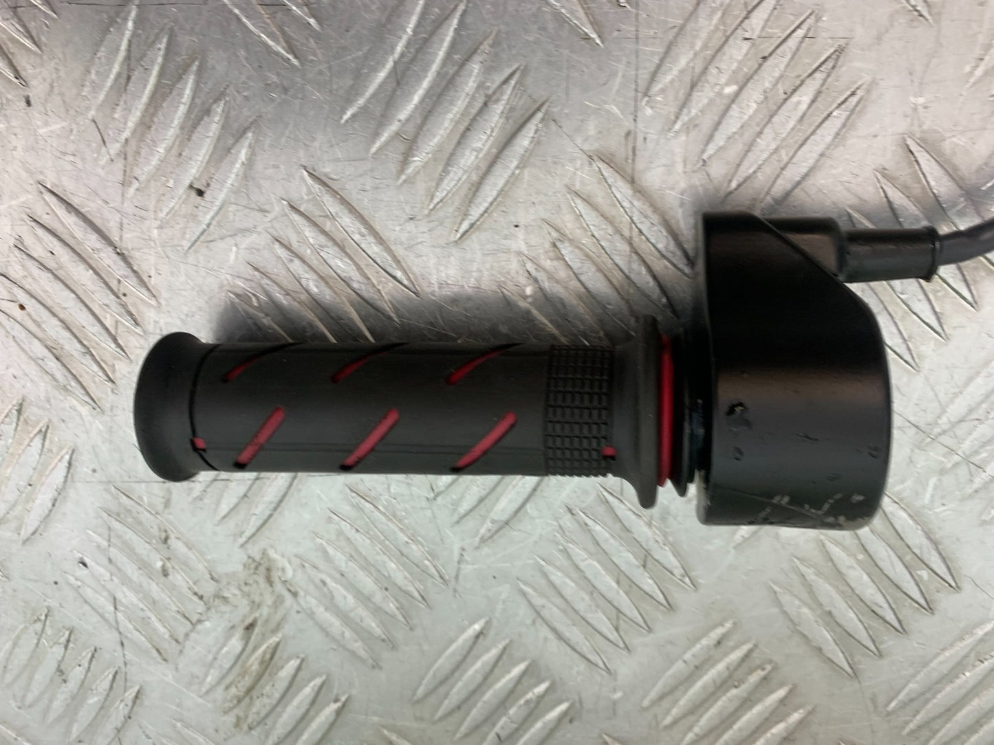 MV AGUSTA 800 F3 THROTTLE AND GRIP  YEAR 2017-2019 (CMB1227)