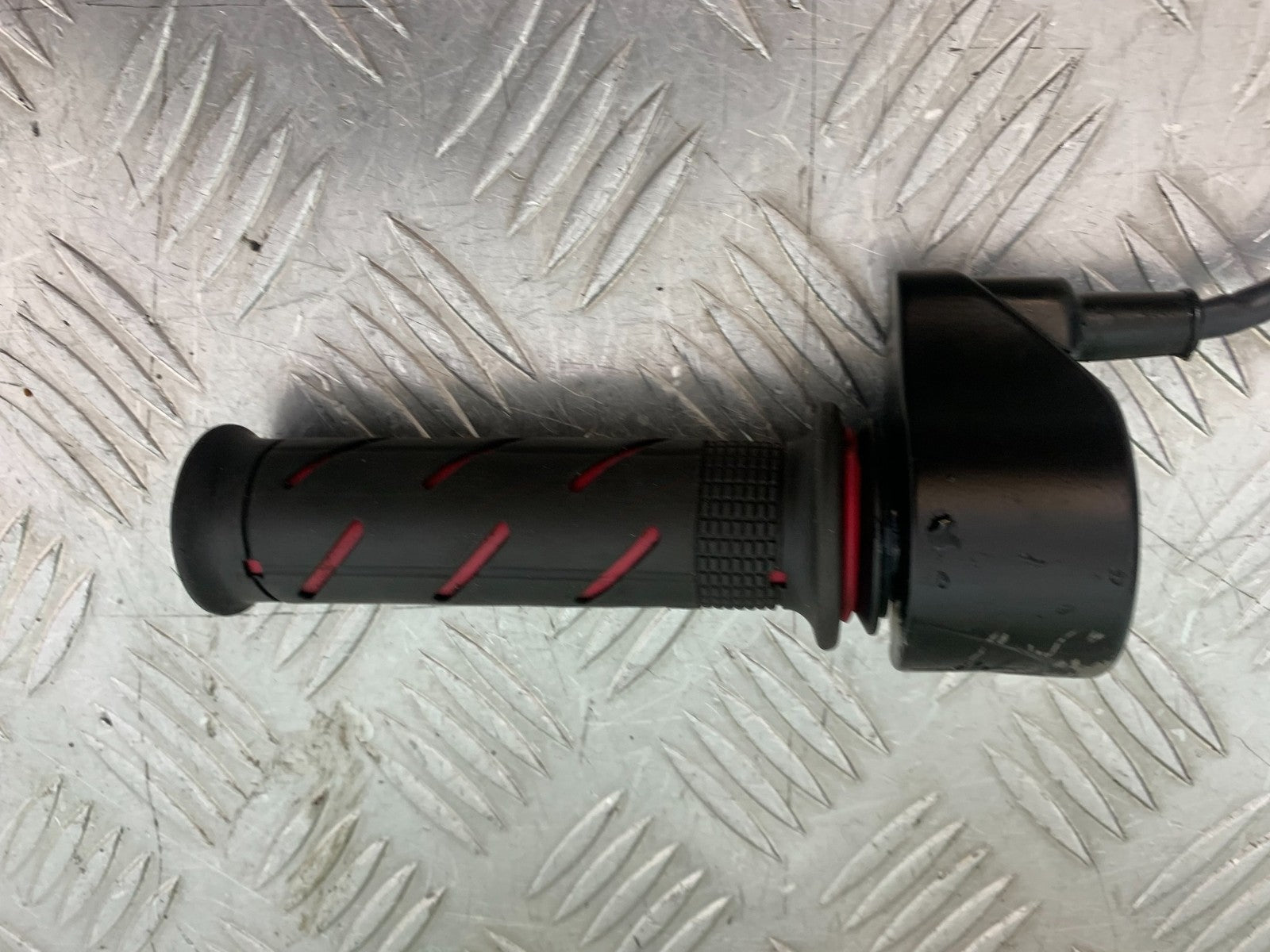 MV AGUSTA 800 F3 THROTTLE AND GRIP  YEAR 2017-2019 (CMB1227)