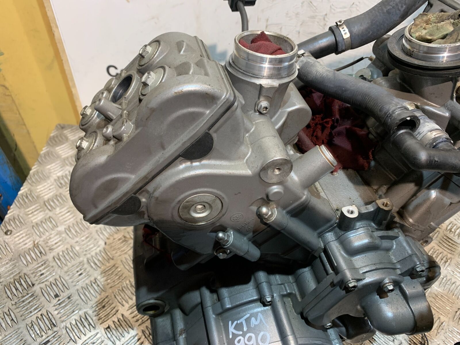 KTM 990 SUPERMOTO T ENGINE YEAR 2010-2011  (CMB1032)