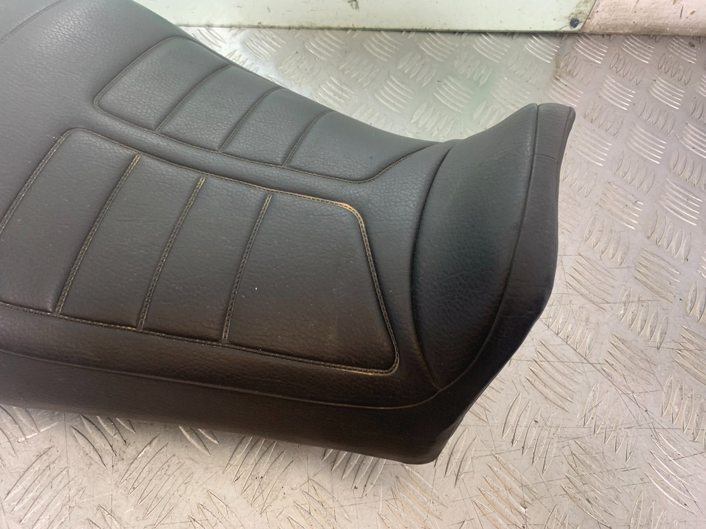 YAMAHA XJ900 XJ 900 DIVERSION SEAT   YEAR 1994-2002 (CMB1292)