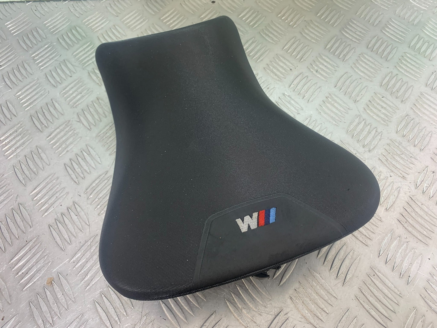 BMW M1000 R FRONT SEAT   YEAR 2023-2024 (CMB1140)