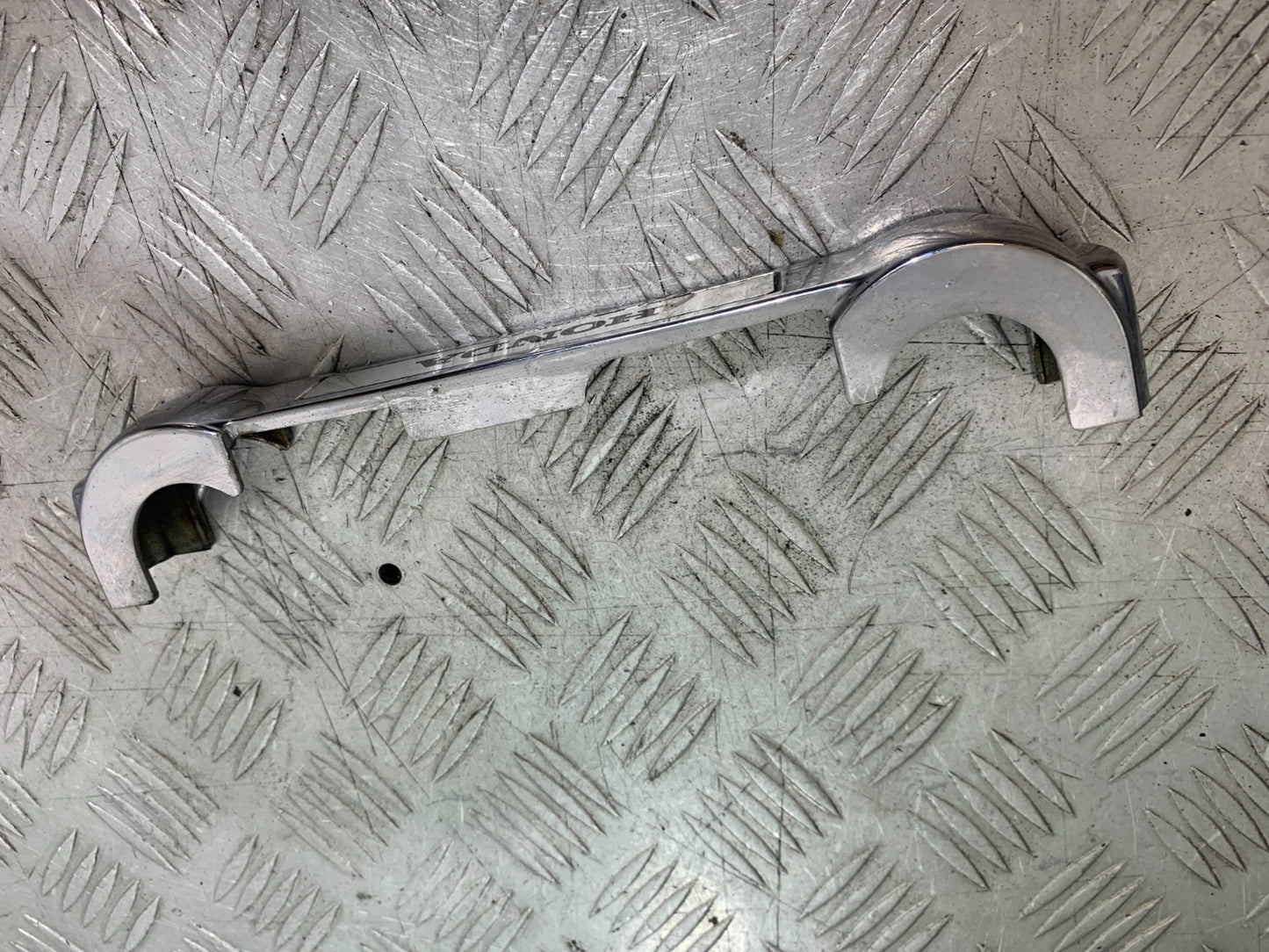 HONDA VT700 VT 700 SHADOW CHROME YOKE COVER   YEAR 1984-85 (CMB1328)
