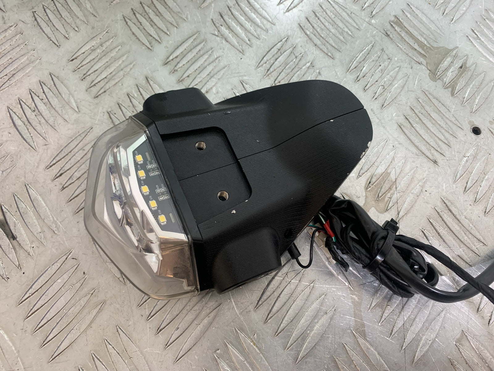 TRIUMPH TRIDENT 660 REAR LIGHT YEAR 2021-2024 (CMB1148)
