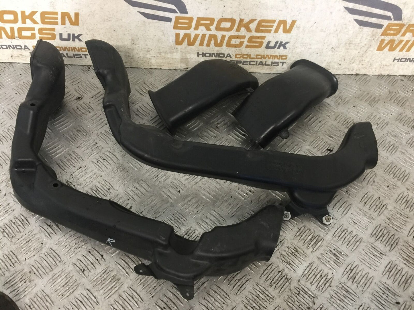 HONDA GL1800 GL 1800 AIR TUBES YEAR 2004-10 ABS (STOCK 890)