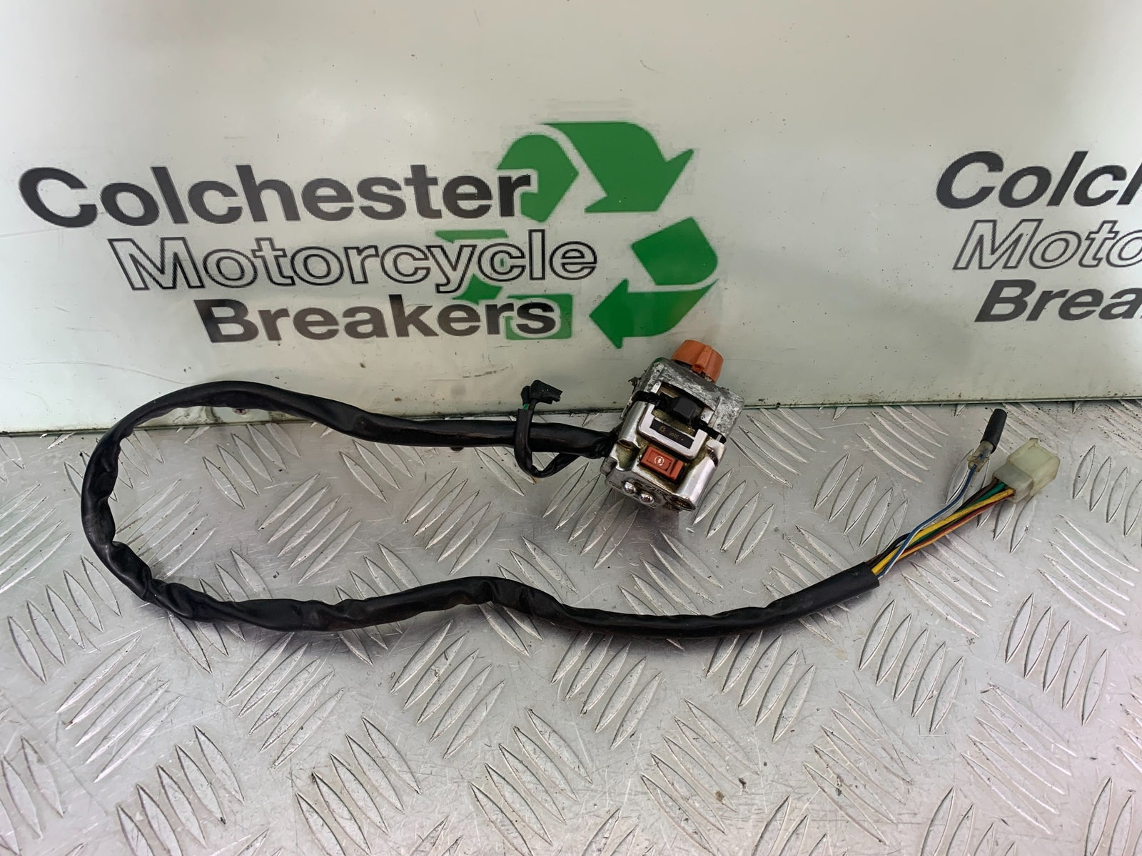 PIONEER XF250 RIGHT SWITCH GEAR   YEAR 2009 (CMB1143)
