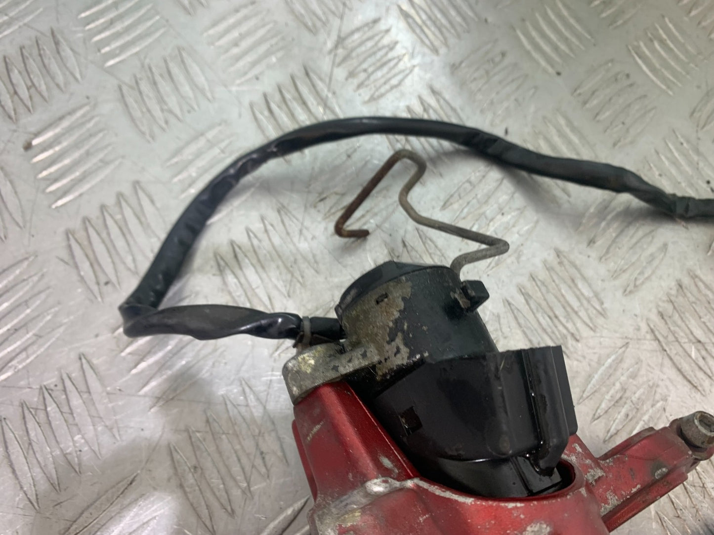 KAWASAKI ER6 F ER6F LOCKS AND KEYS    YEAR 2005-2008 (CMB1277)
